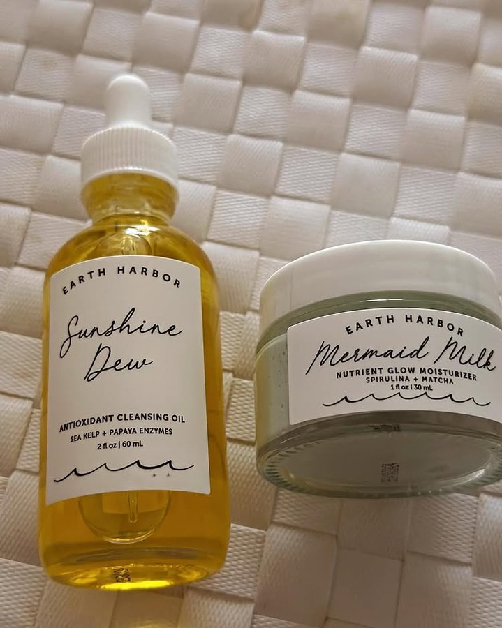 Instagram post by @diaryofamomtobe for Earth Harbor. Caption reads: #ad

Check the perfect duo from Earth Harbor....