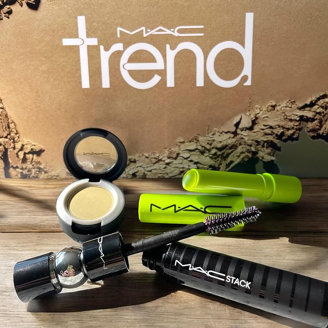 Instagram post by an influencer for M·A·C Cosmetics. Caption reads: M•A•C TREND @maccosmetics 🍵MATCHA IS A GRUNGE....