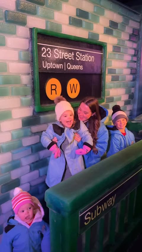 Instagram post by @_jadeoneal for Groupon. Caption reads: experience gifts always feel extra special!! Your....