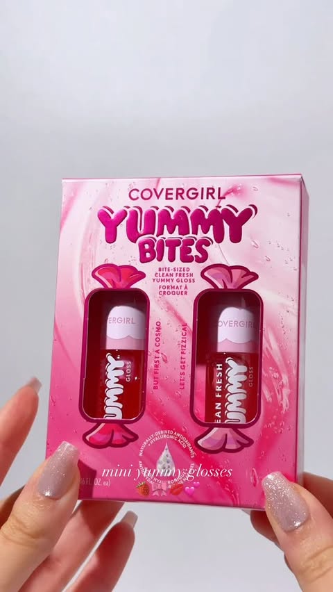 Instagram post by @sav.aesthetics_ for COVERGIRL. Caption reads: [...] glosses are my love language 

these....