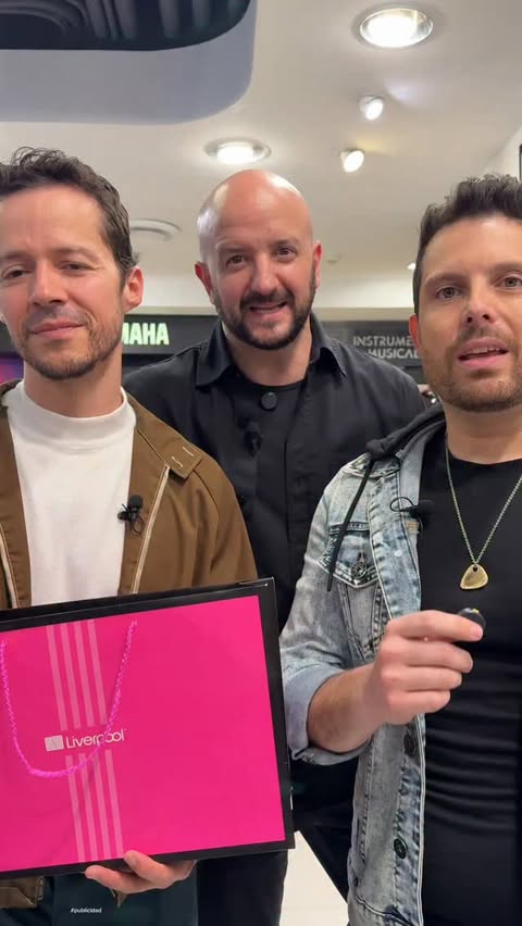 Instagram post by @songbook_tv for Liverpool. Caption reads: ✨ Songbookeros, Esta interpretación nos dejó a....