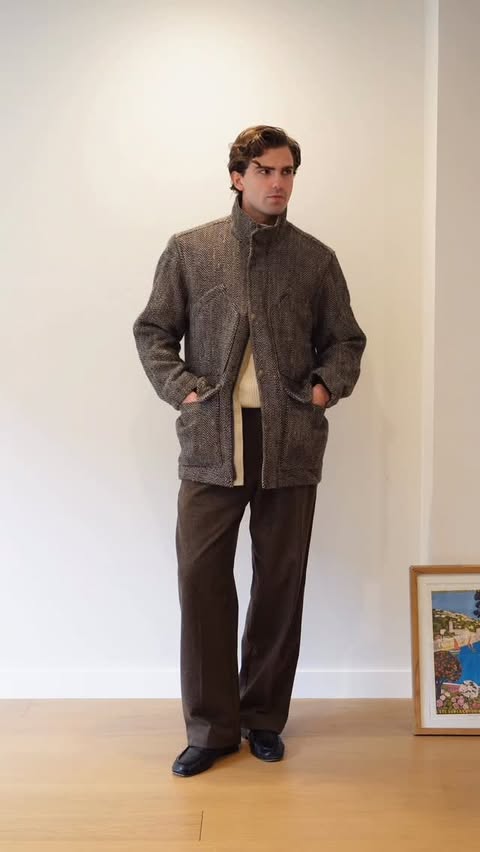 Instagram post by @bielvalldo for Banana Republic. Caption reads: Styling 2 outfits with pieces from the....