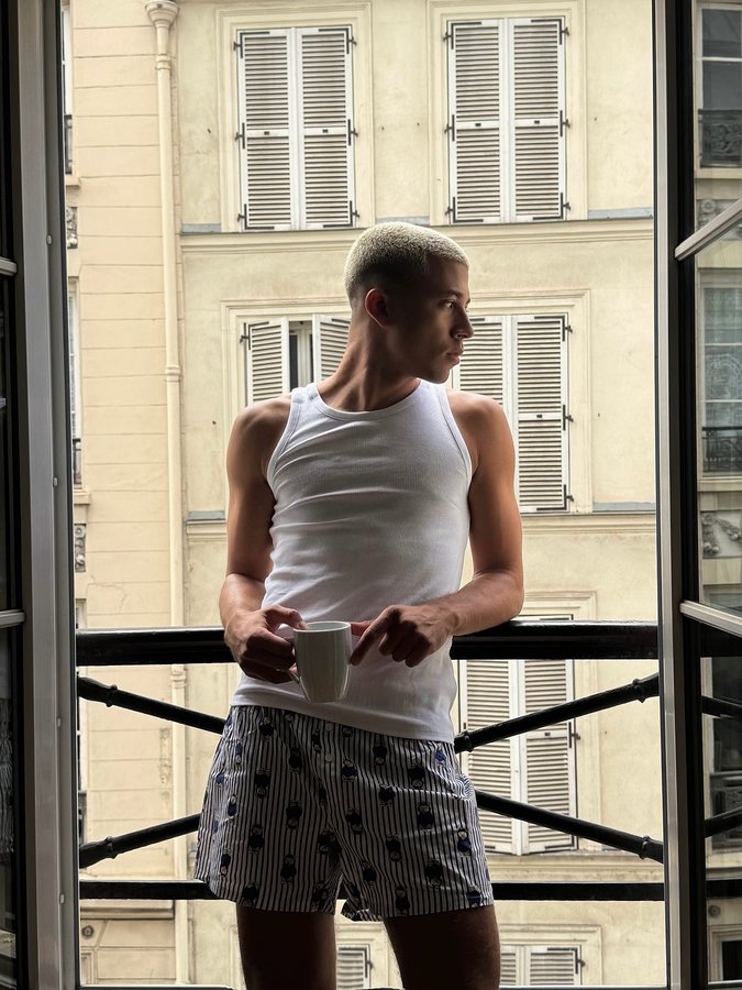 Instagram post by @rafaelcaplan for Undiz Family. Caption reads: waking up in september with @undizfamily....