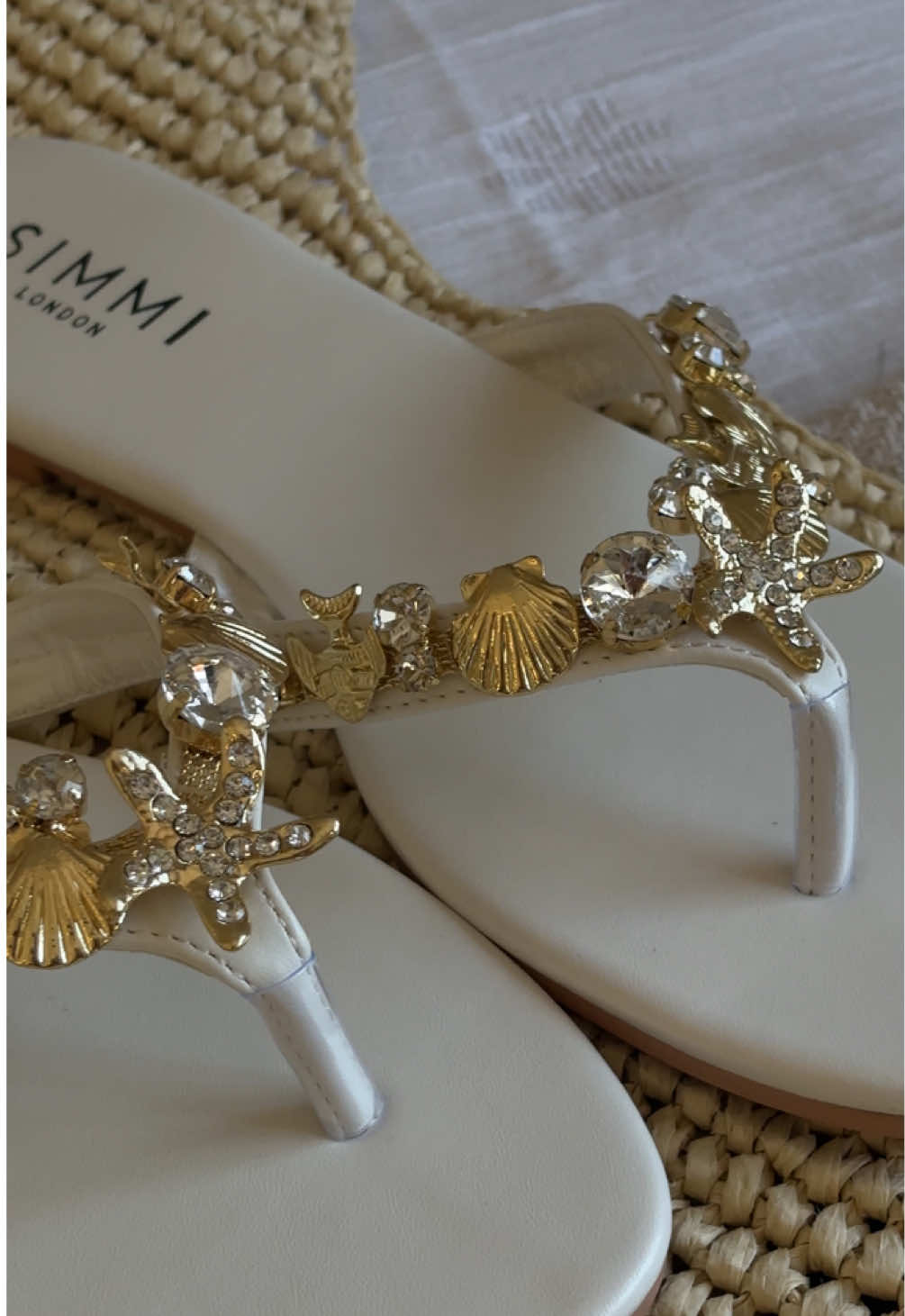 TikTok post by @_laurensdiary_ for SIMMI London. Caption reads: Obsessed @SIMMILONDON #simmilondon #holidayoutfit....
