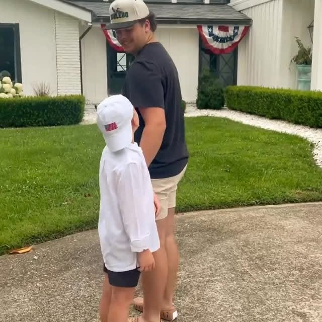 Instagram post by @airicapuckettstyle for Floafers. Caption reads: [...] are roaming in the foam together with....