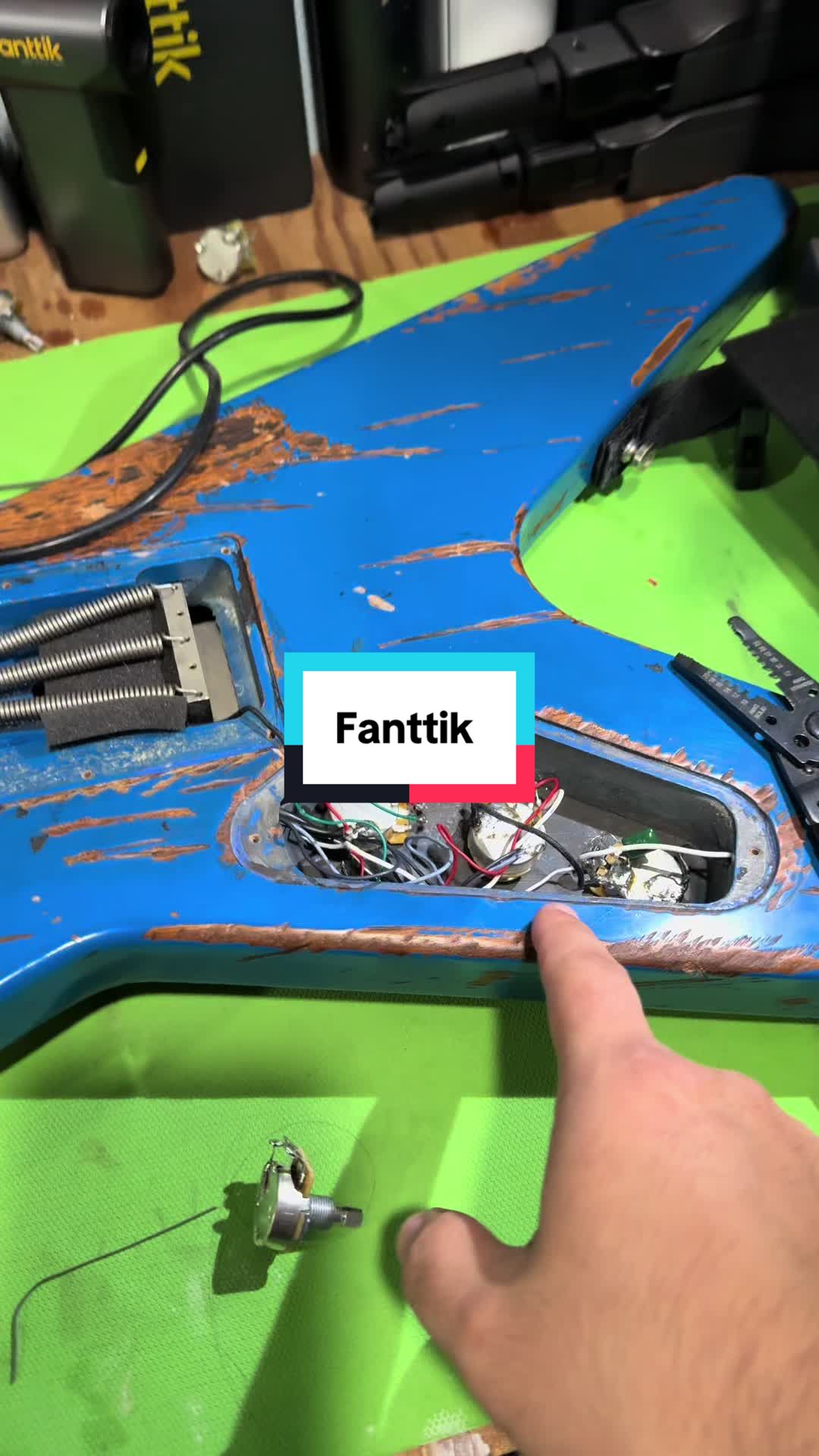 TikTok post by @kahjituro for Fanttik. Caption reads: This Come In Handy When I Gotta Cool Things....