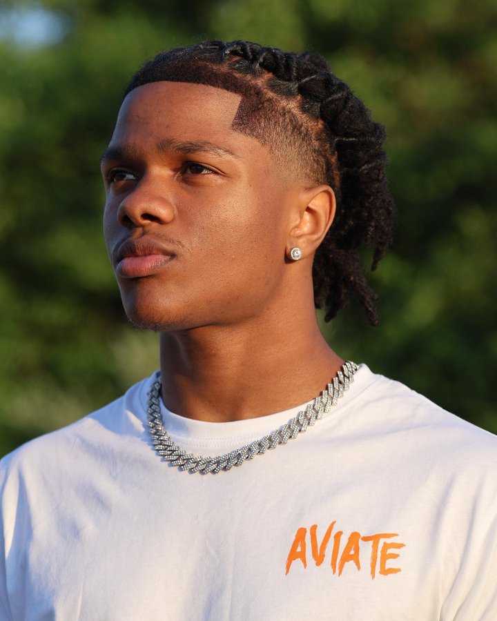 Instagram post by @luhhlo for Select Model Paris. Caption reads: Aviate - Royalty 👑, Divine🙏🏾, Loyalty ❤️‍🩹
I....