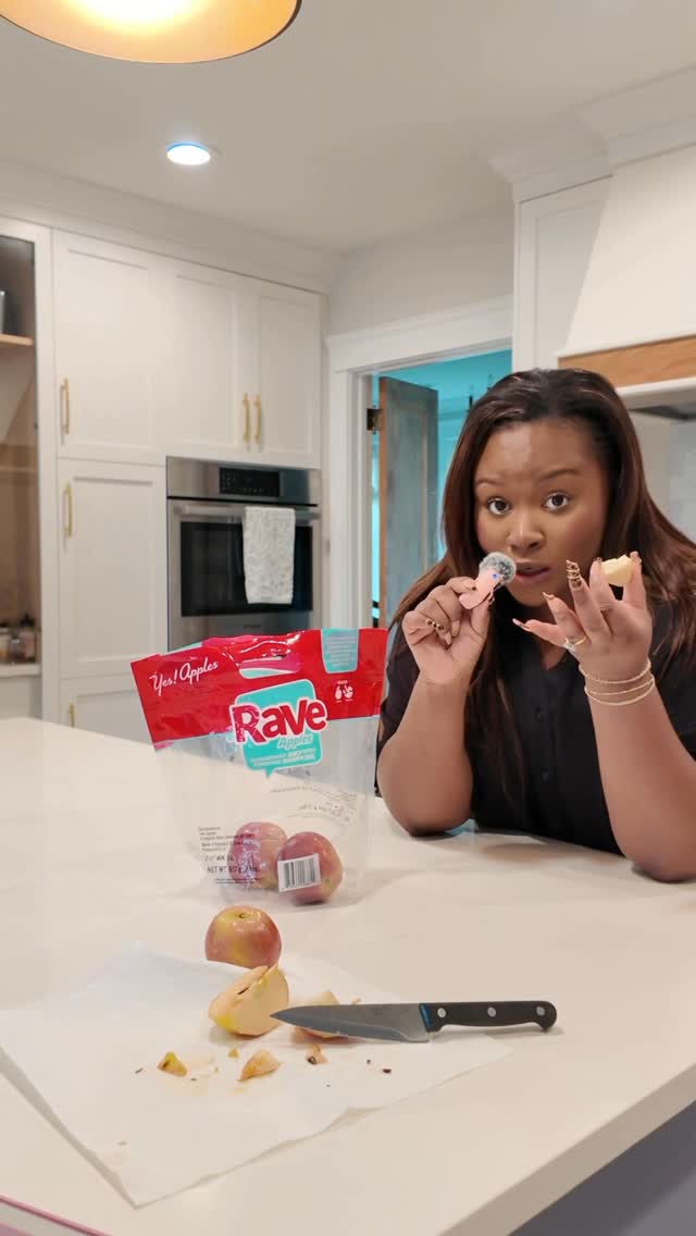 Instagram post by @thelydiavictoria for Yes Apples. Caption reads: [...] produce section and thank me later 😉....