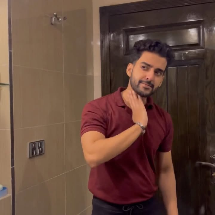 Instagram post by @iahmadk for Dari Mooch. Caption reads: @darimooch Fresh, Clean, and Ready! These three....