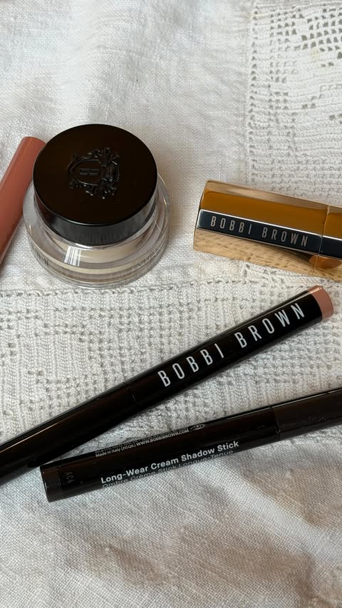 Instagram post by @piabaroncini for Bobbi Brown Cosmetics. Caption reads: I love any form of makeup that comes in a stick....
