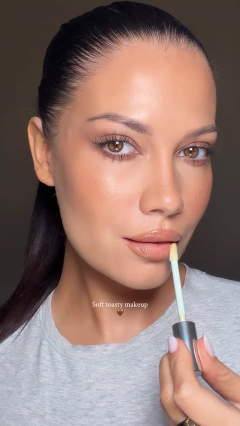 Instagram post by @jacintaspencer for Bobbi Brown Cosmetics. Caption reads: AD. Soft toasty makeup 🤎 • @lancomeofficial Teint....