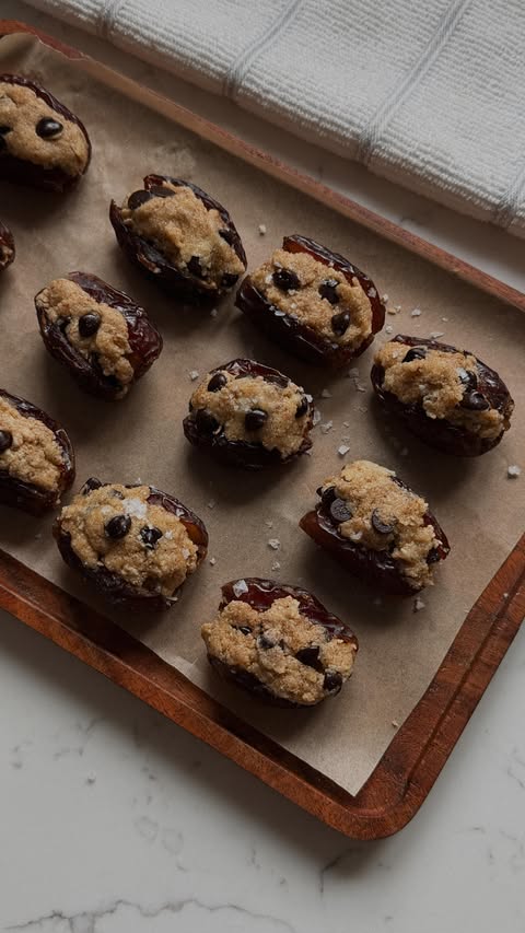 Instagram post by @ellena_fit for Women's Best. Caption reads: [...] F Ingredients: 40 g almond flour 25 g....