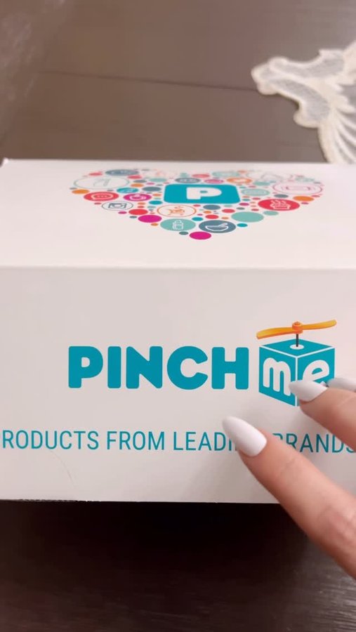 Instagram post by @momlifeglow_ for TruLabs. Caption reads: [...] my favorite finds from this box is the....