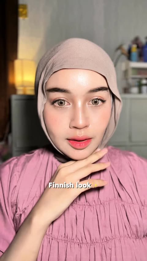Instagram post by @triski.akr for Implora. Caption reads: [...] harus mahal! Cuma 20 ribuan udah dapet....