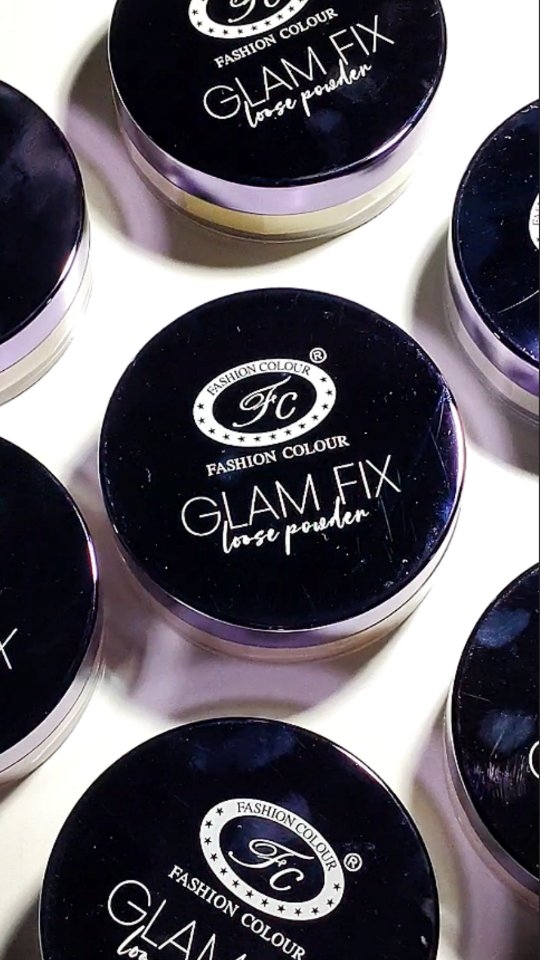 Instagram post by @k_riti__ugc for FASHION COLOUR. Caption reads: Glam fix loose powder by @fashioncolourofficial 💗....