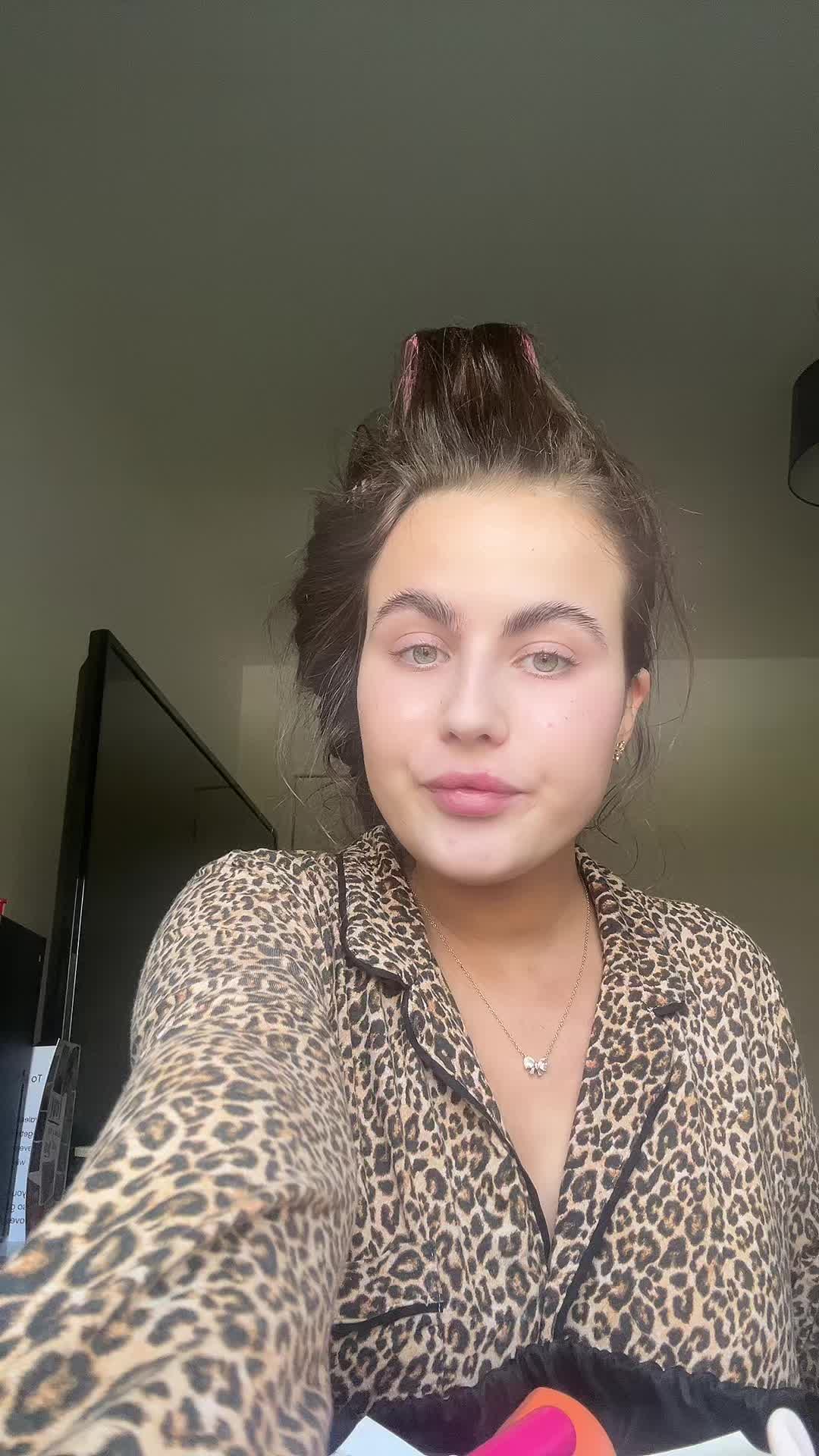 TikTok post by @siennahendryyy for Rhode. Caption reads: [...] @UKLASH @byelliebeauty @Peaches & Cream....