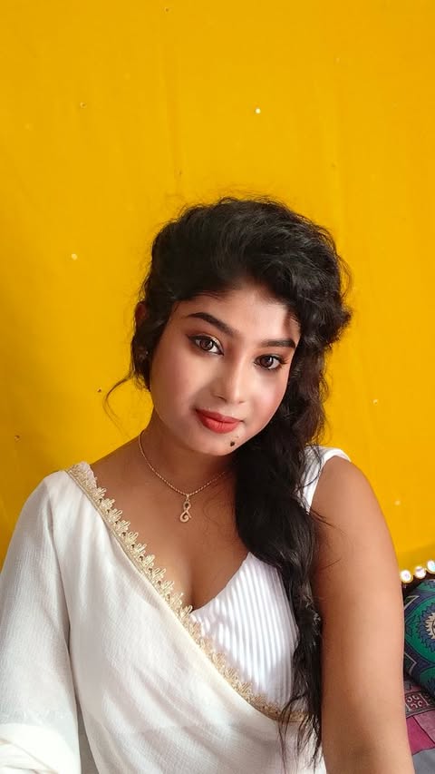 Instagram post by @snehadas.08 for Namyaa. Caption reads: Comment below link 🖇️ @namyaabengal.