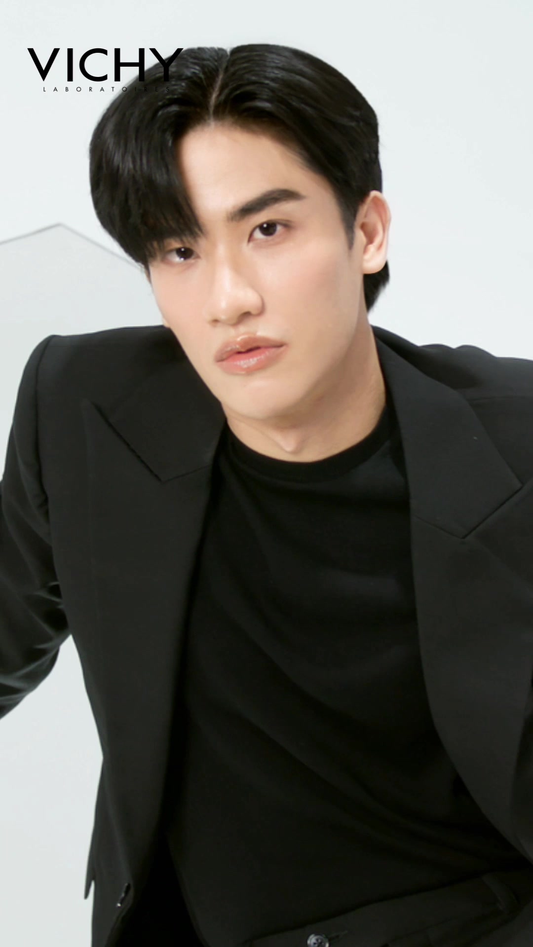 TikTok post by @taytadaotiktok for LAZADA.co.th. Caption reads: Vichy Dercos ขวดนี้ที่เตเลือก....