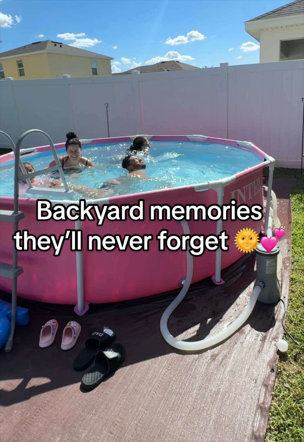 TikTok post by @glofindsit for Spreetail. Caption reads: [...] #PoolDays #Tiktokshopsummersale @Spreetail.