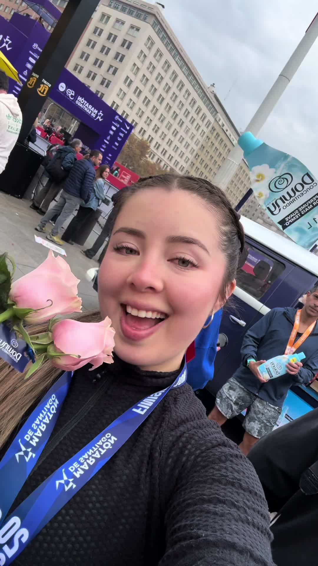 TikTok post by @nataliaa.catalina for downy. Caption reads: Mi primera corrida de 10k! Terminé muerta, pero....