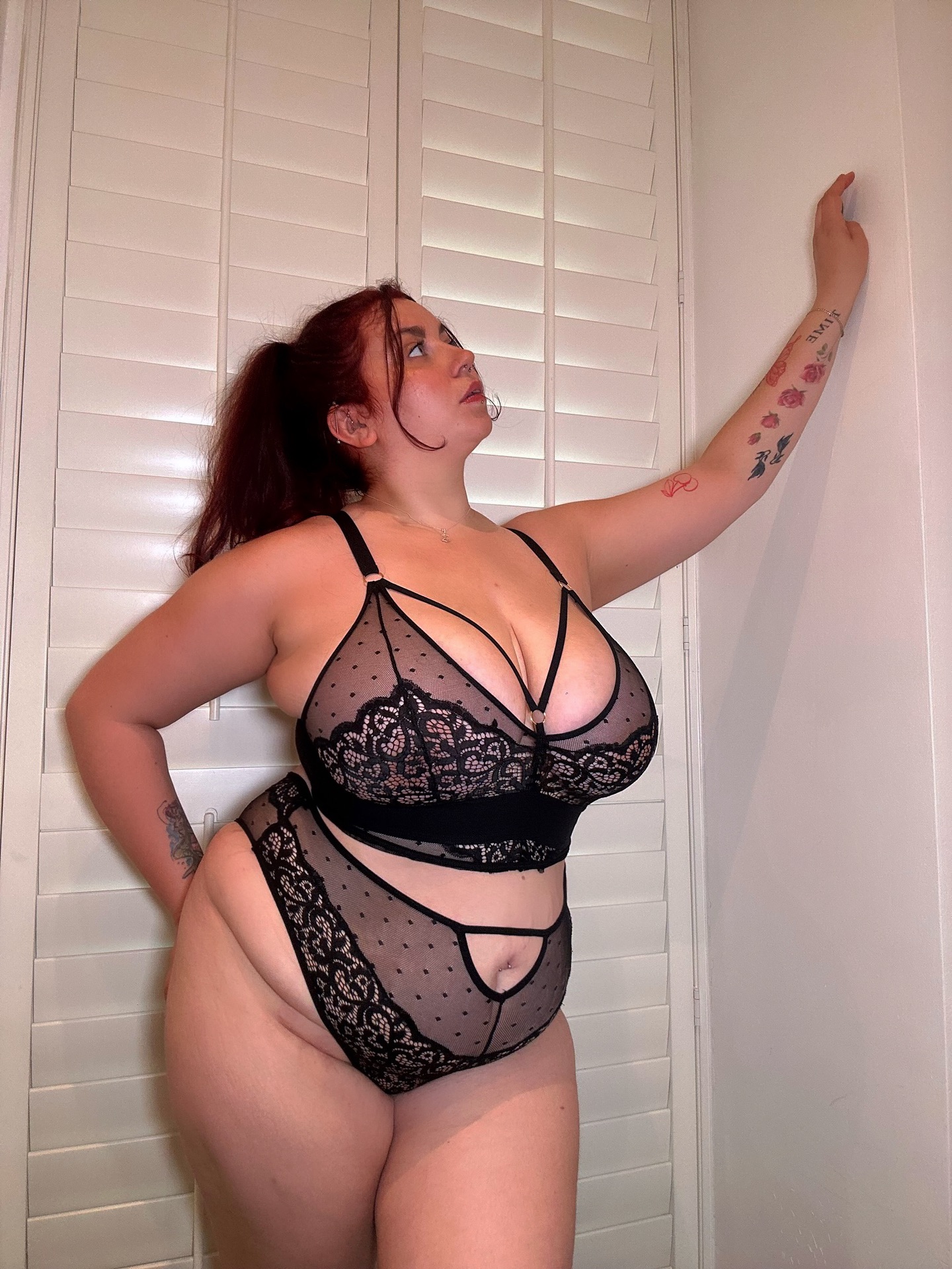 Instagram post by @zoejxs_ for Tutti Rouge. Caption reads: black lingerie never disappoints 

Savannah....