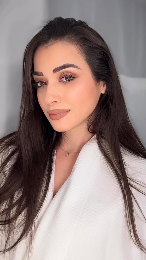 Instagram post by @shenymakeup for Erno Laszlo. Caption reads: The Inner Circle Event is live!@ernolaszlonyc....