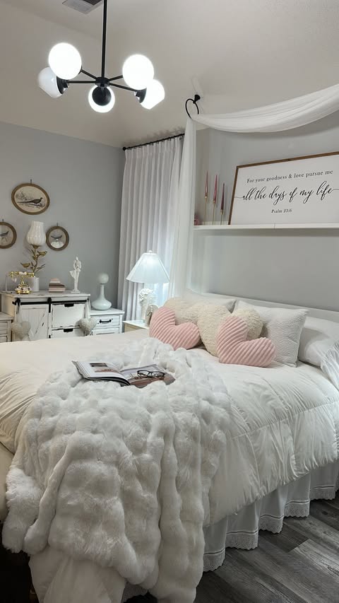 Instagram post by @leisy_inspiration_style for Twopagescurtains. Caption reads: Good morning, dear friends.
This is the perfect....