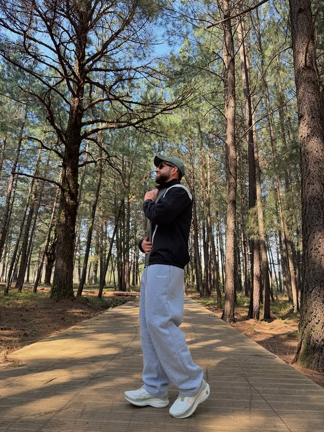 Instagram post by @zuratsk for Onemix. Caption reads: @onemixrunning Step into comfort with One Mix ✨....