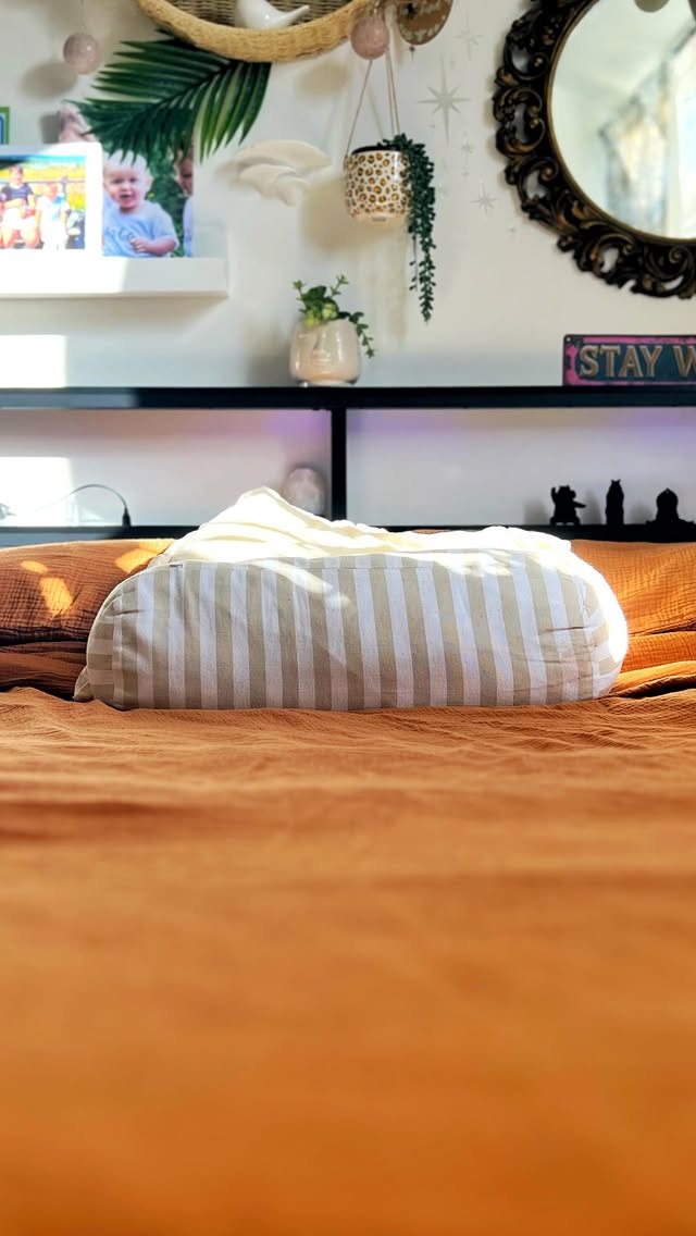 Instagram post by @bronnenrichards for La Redoute. Caption reads: ad The bed of dreams ✨ This LED bed frame features....