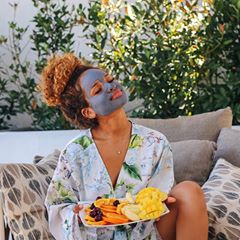 Instagram post by @sayriajade for Freeman Beauty. Caption reads: DIY spa days with @FreemanBeauty! I’m loving their....