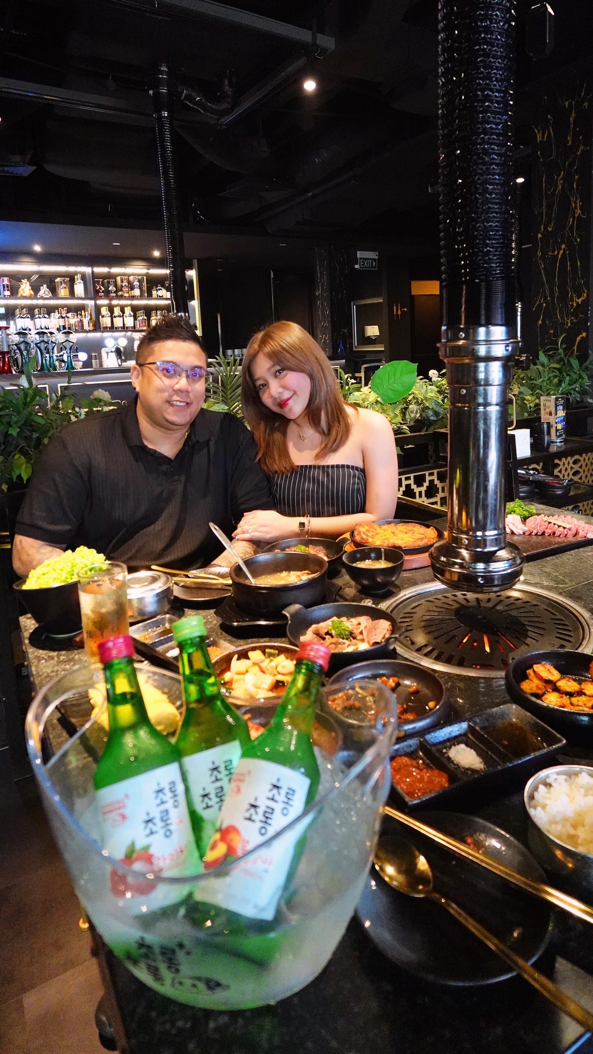 Instagram post by @lucy.rezel for Singapore Travel Specialist by Dirgantara Fasa. Caption reads: ‼️FREE Wagyu Brisket worth $42 if you book via....