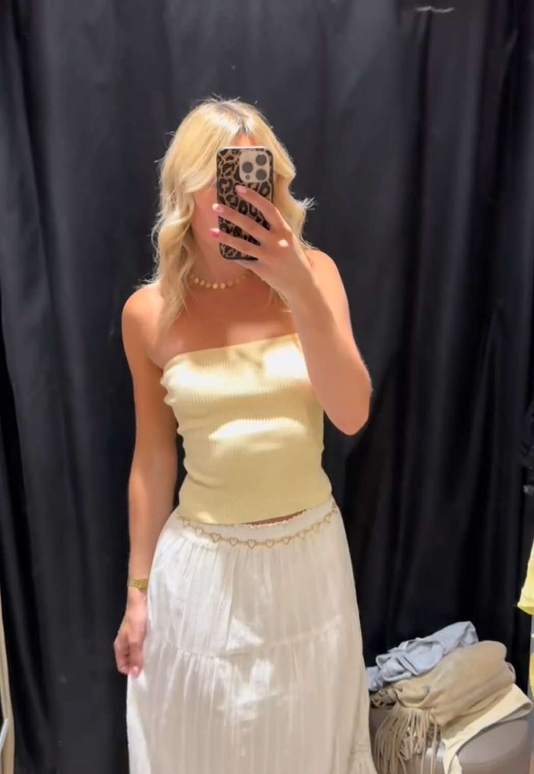 TikTok post by @adelinegss for Pimkie. Caption reads: Essayages Pimkie 🌞 fan 😻😻 #pimkie #pimkiexme....