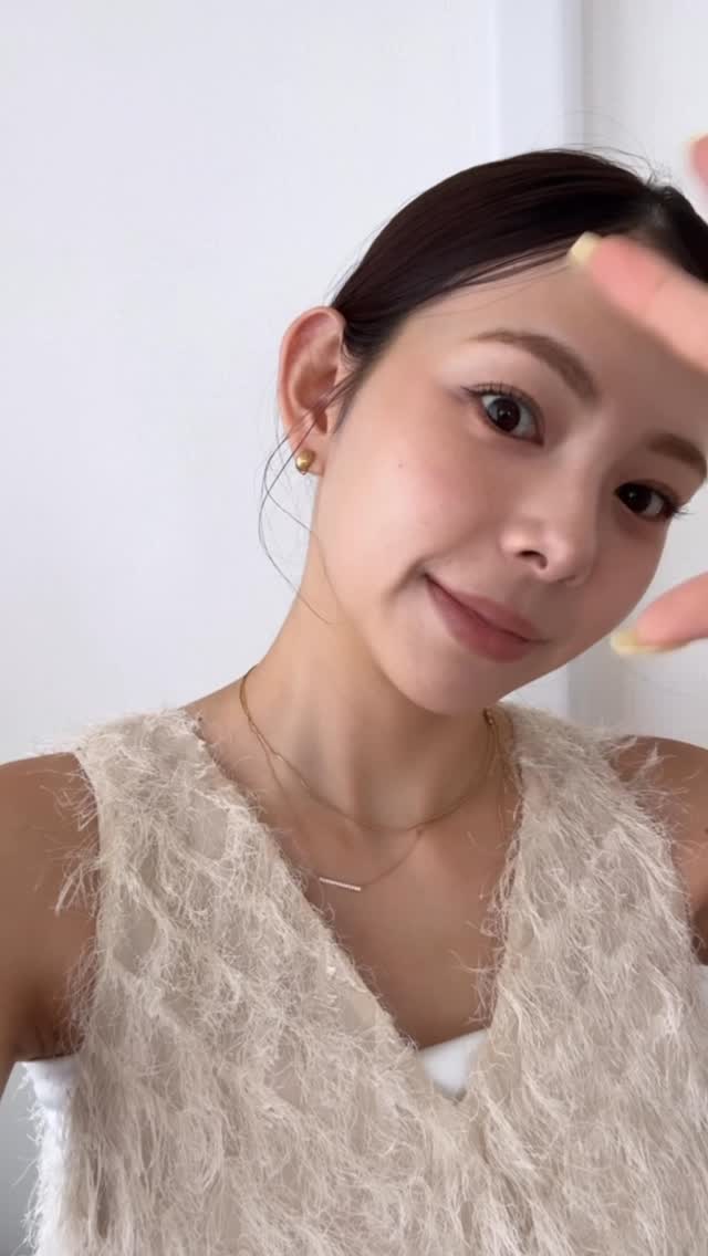 Instagram post by @__macoto for ETVOS. Caption reads: ⠀
秋冬の肌作りにおすすめの @etvos.jp....