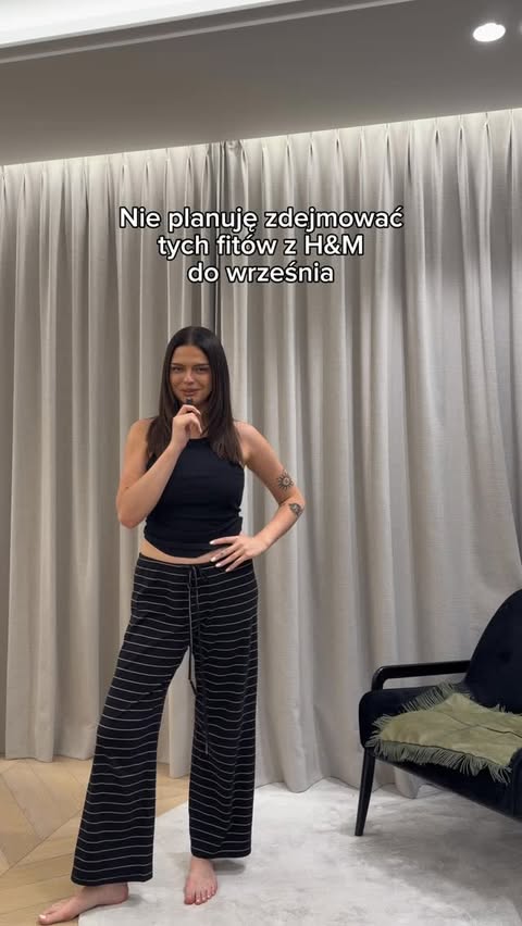 Instagram post by @klaudiasadownik for H&M. Caption reads: #reklama czas na zmiany razem z @hm 🤝 letnia....