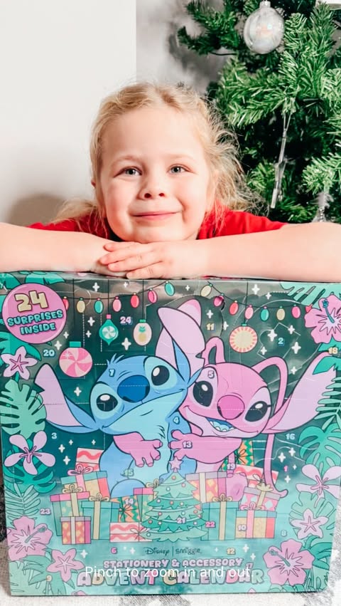 Instagram post by an influencer for Smiggle UK. Caption reads: Christmas countdown 🎄 ad| Seeing the excitement....
