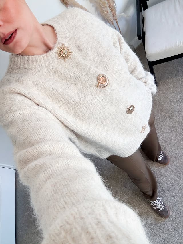 Instagram post by @mrsclaire.lee for Blue Vanilla. Caption reads: [...] wearing this beautiful cardigan from....