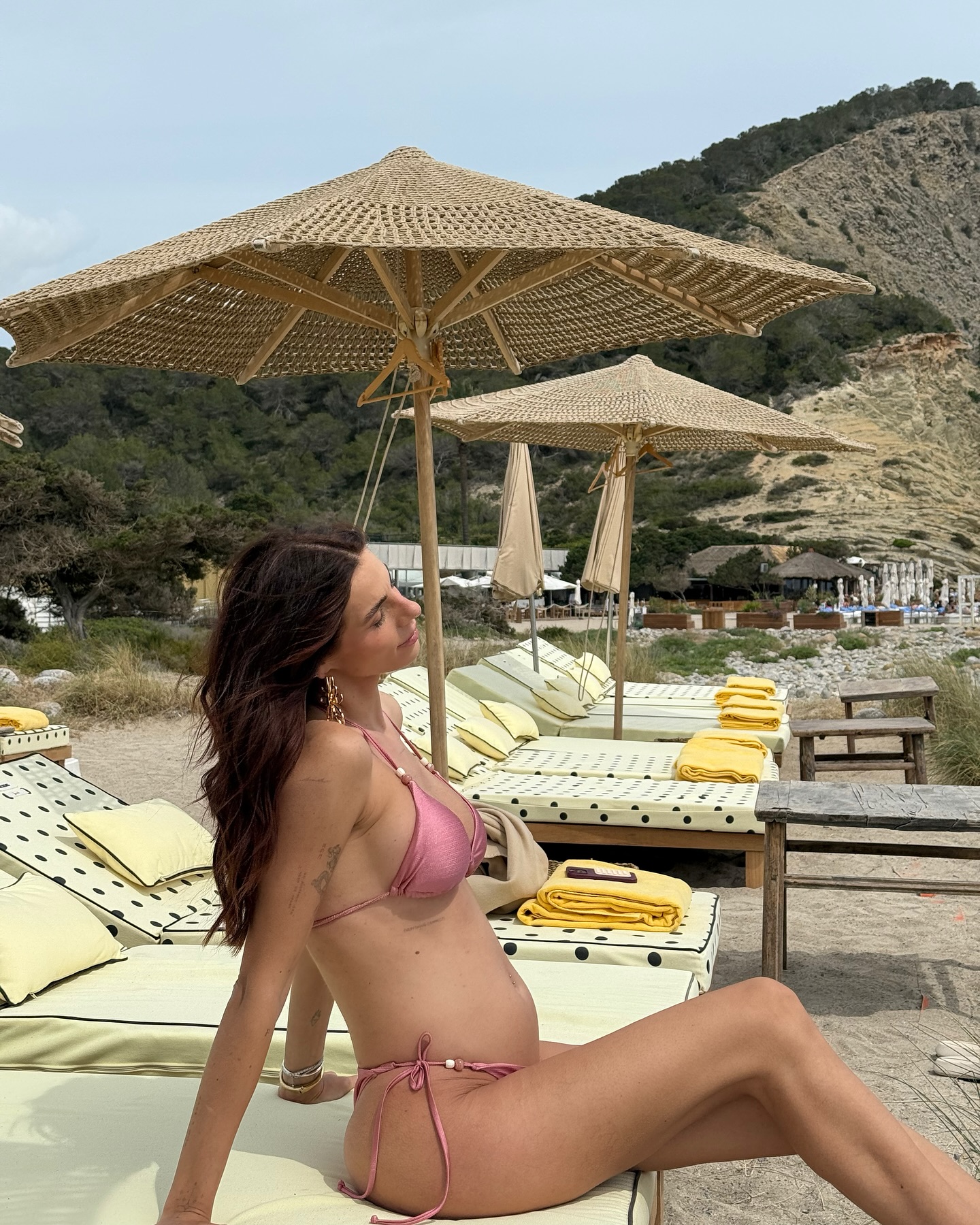 Instagram post by @justineschlue for Hunkemöller. Caption reads: Anzeige| Living my best life in Hunkemöller on the....