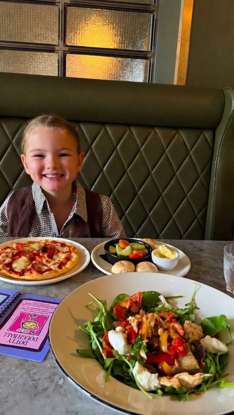 Instagram post by @laurenrgall for PizzaExpress. Caption reads: [...] week is complete without a trip to....