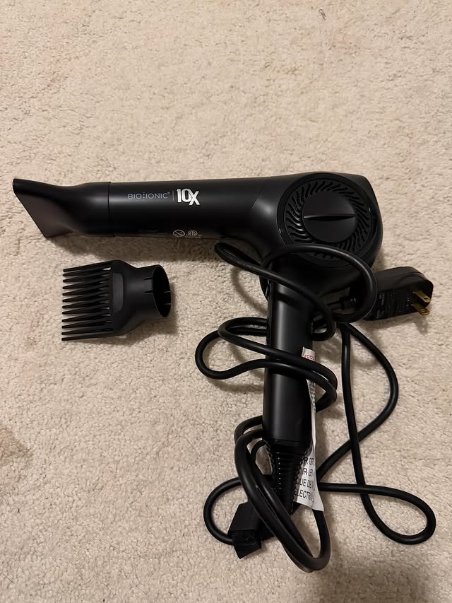 Instagram post by @clicksdrinksetc for Bio Ionic. Caption reads: [...] is gifted. @influenster #complimentary....