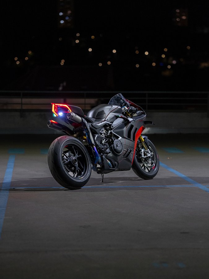 Instagram post by @jamazz_77 for SP Connect. Caption reads: [...] : @tappezzeria.italia -10% JAMAZZ10....