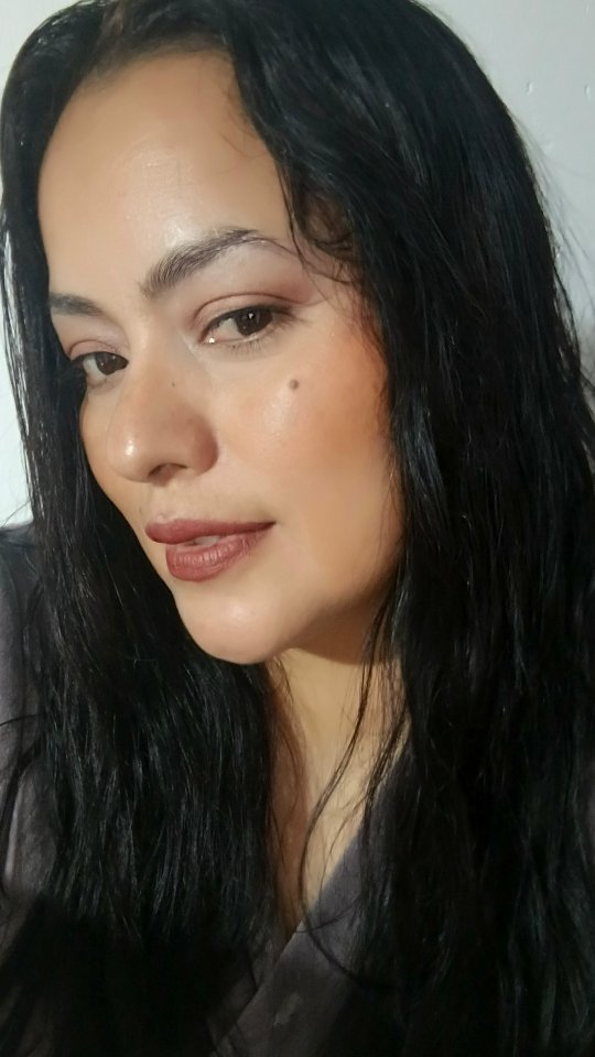 Instagram post by @yamipj._ for Laura Geller. Caption reads: 𝐃𝐢𝐬𝐜𝐨𝐯𝐞𝐫 𝐋𝐚𝐮𝐫𝐚 𝐆𝐞𝐥𝐥𝐞𝐫....