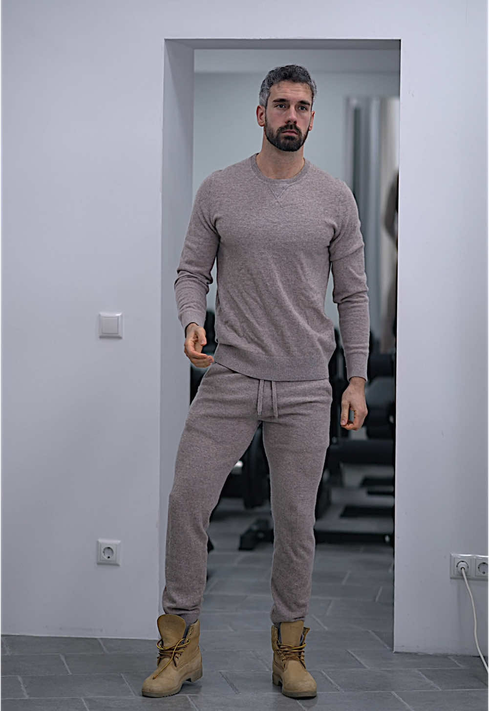 TikTok post by @jan_stuehmer for Ron Dorff. Caption reads: Cashmere Outfit by @Ron Dorff mit meinem Code:....