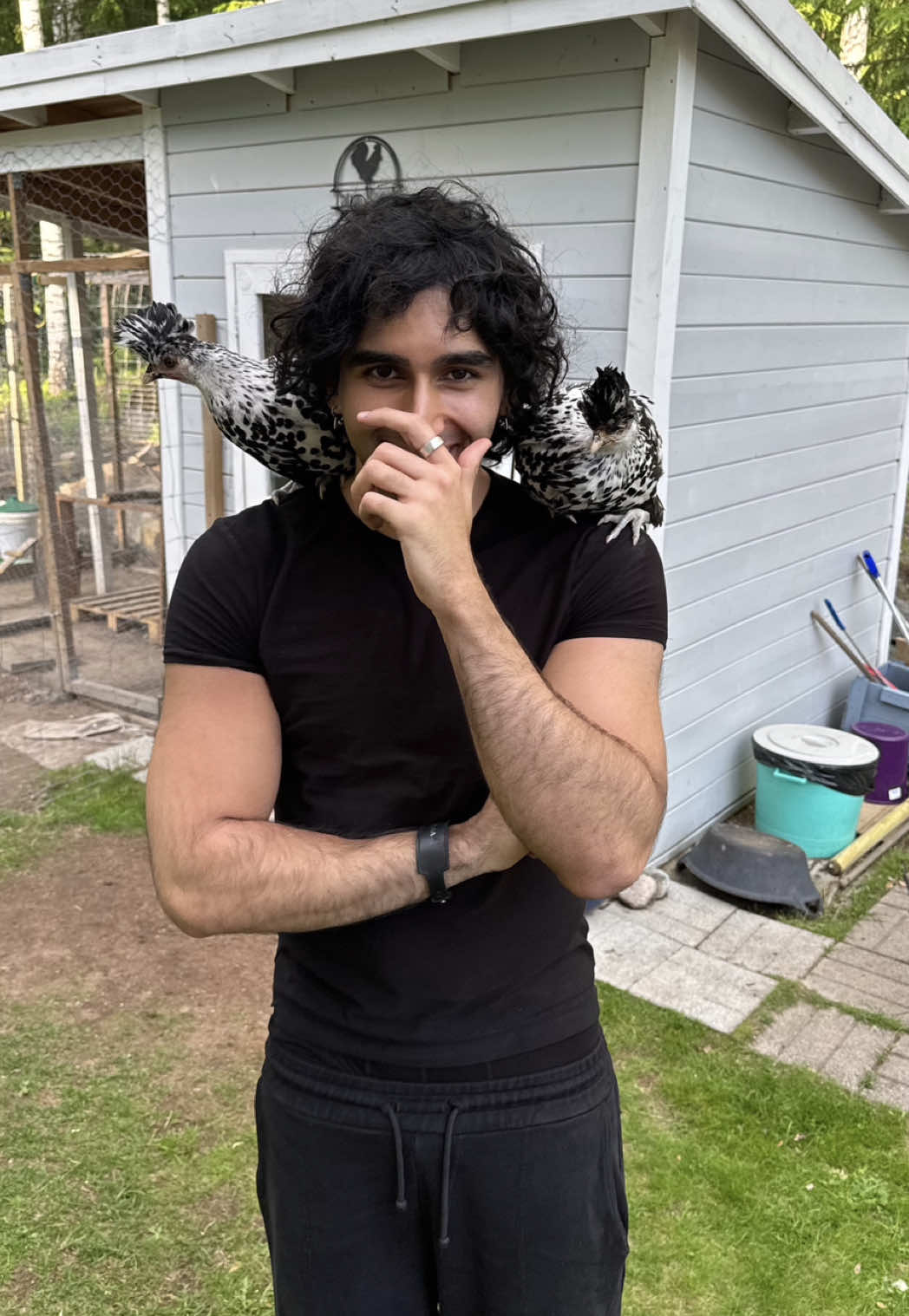 TikTok post by @alha for OSHEE World. Caption reads: Mainos @Oshee Suomi JYVÄSKYLÄ 4/4 🐔 Hevosii ja....
