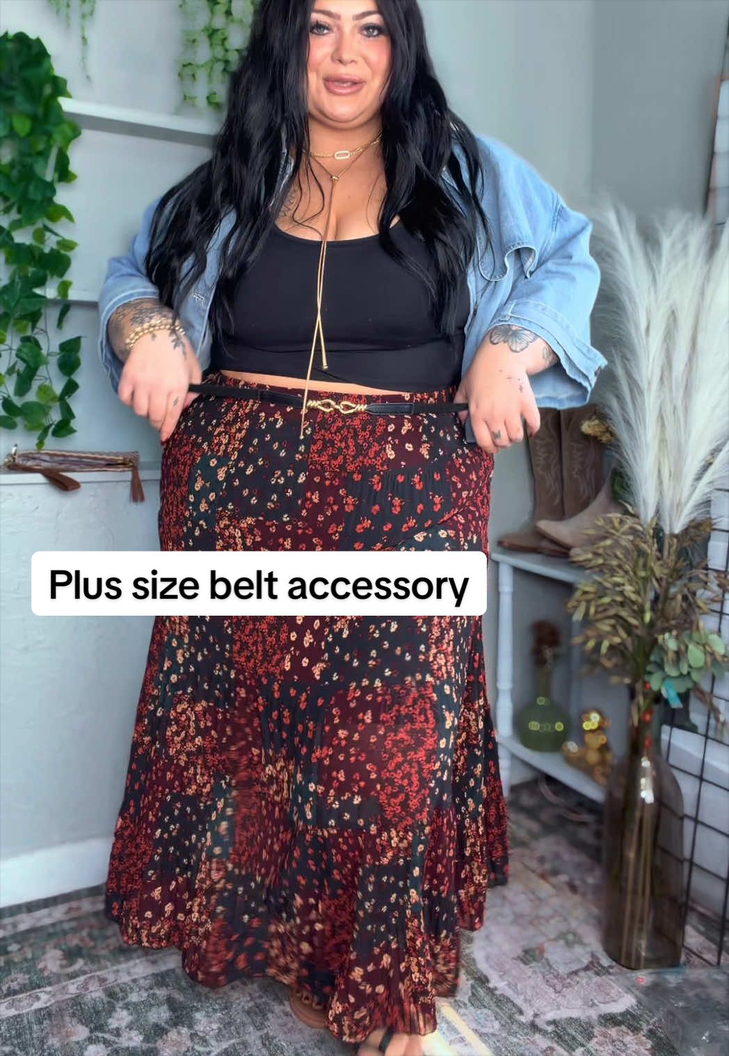 TikTok post by @bestiebuysitfirst for BloomChic. Caption reads: Wearing the 2X as a size 18 👏@BLOOMCHICUSOFFICIAL....