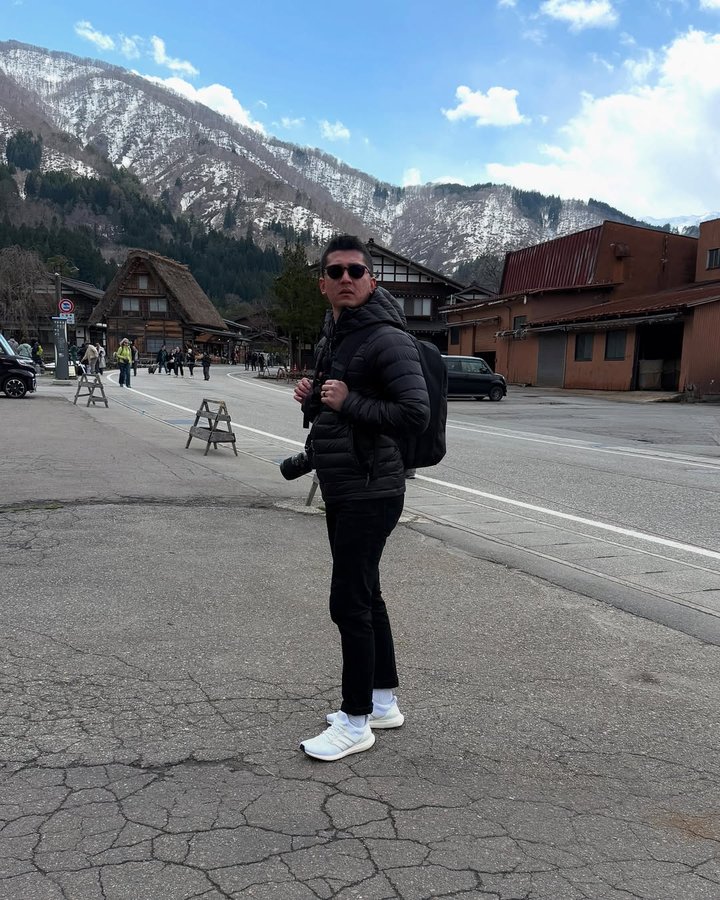 Instagram post by @zacalviz for ALPAKA. Caption reads: [...] with nothing but the essentials and my....