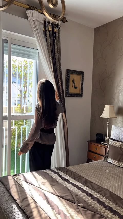Instagram post by @_sararuizm for NEQI. Caption reads: Hair wash day routine w/ @neqi_hair ❤️‍🔥 *publi.