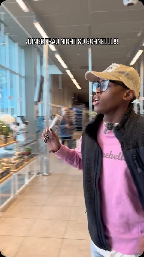 Instagram post by @rowan.veltman for Barebells. Caption reads: IHR BAREBELLS!!!! 

•

#ihrmentos #meme #remake....