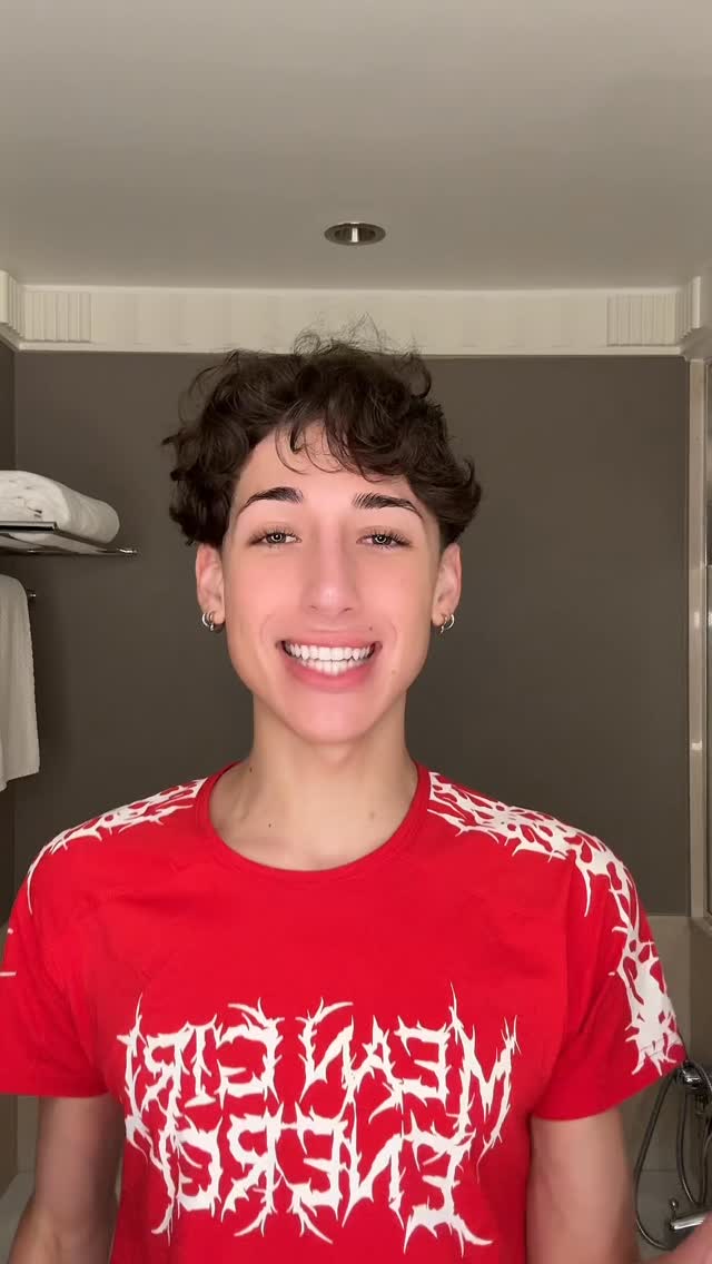 Instagram post by @dausmendoza for alexanderwang. Caption reads: Do my hair with me for  @alexanderwangny NYFW....