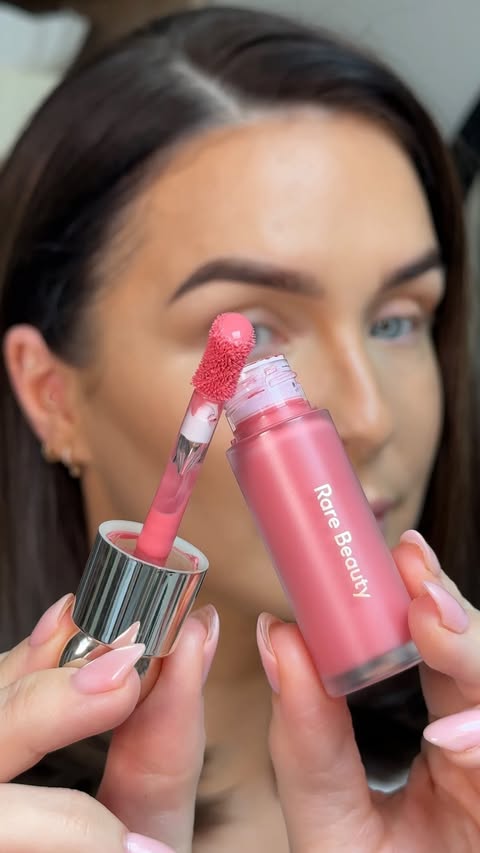 Instagram post by @_helenwillis for Benefit Cosmetics. Caption reads: #ad The My Sephora Sale is now live for Gold....