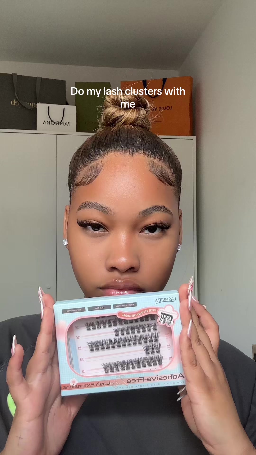 TikTok post by @.aluthajade for Lashview. Caption reads: My cluster lashes tut @lashview Specific set....
